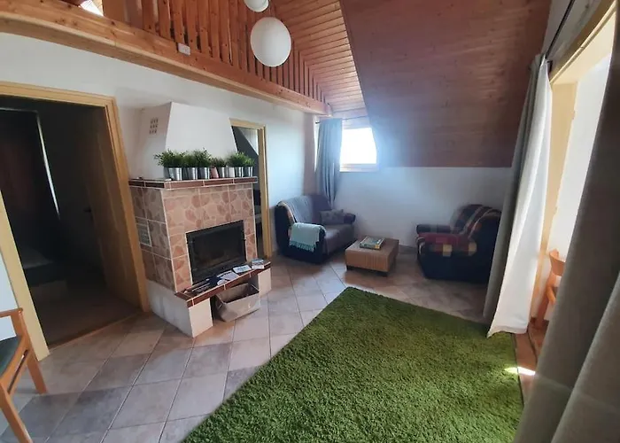 Apartament Kishaz A Hegyen *